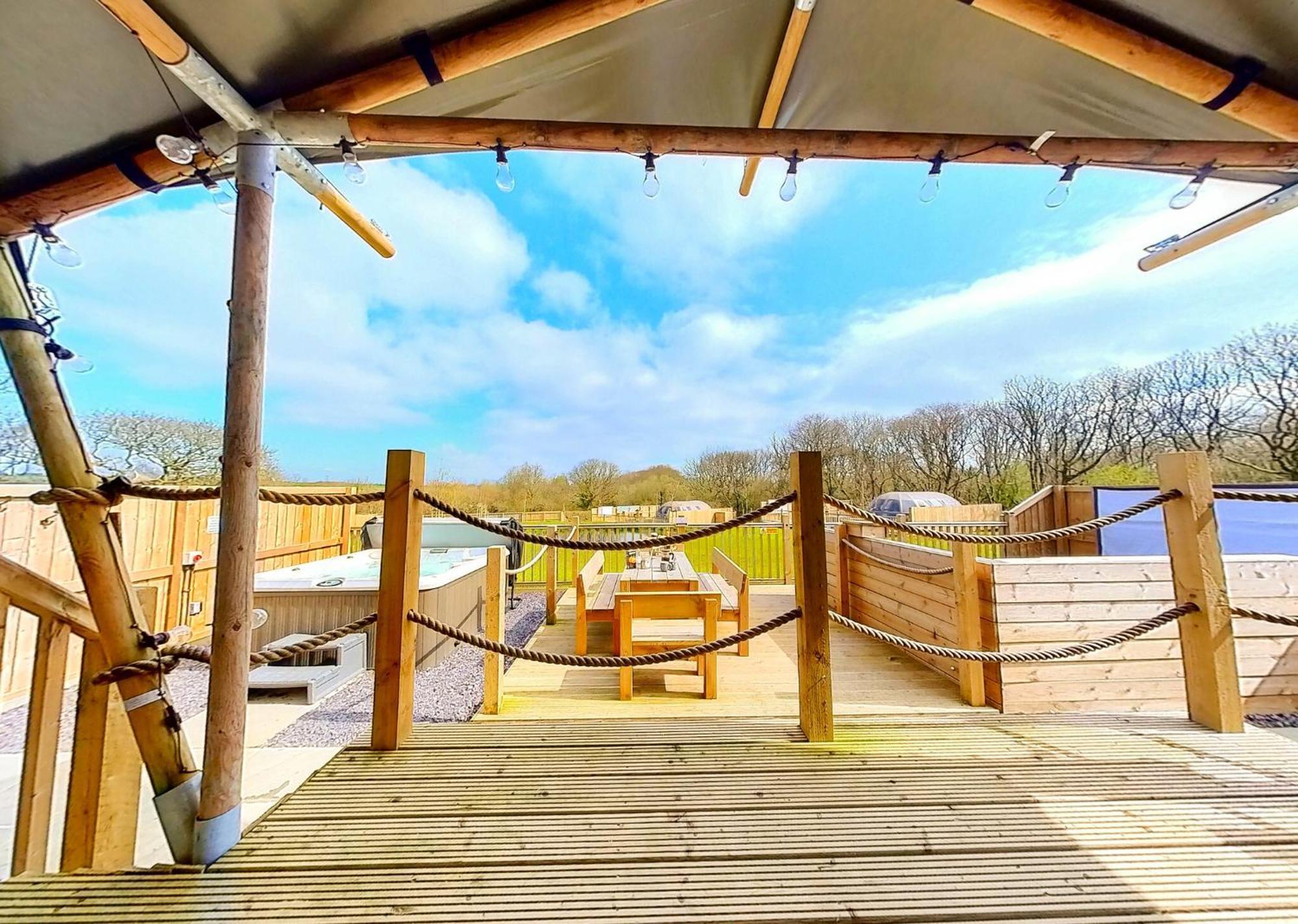 Jungle Book Safari Tent Tenby Exterior foto