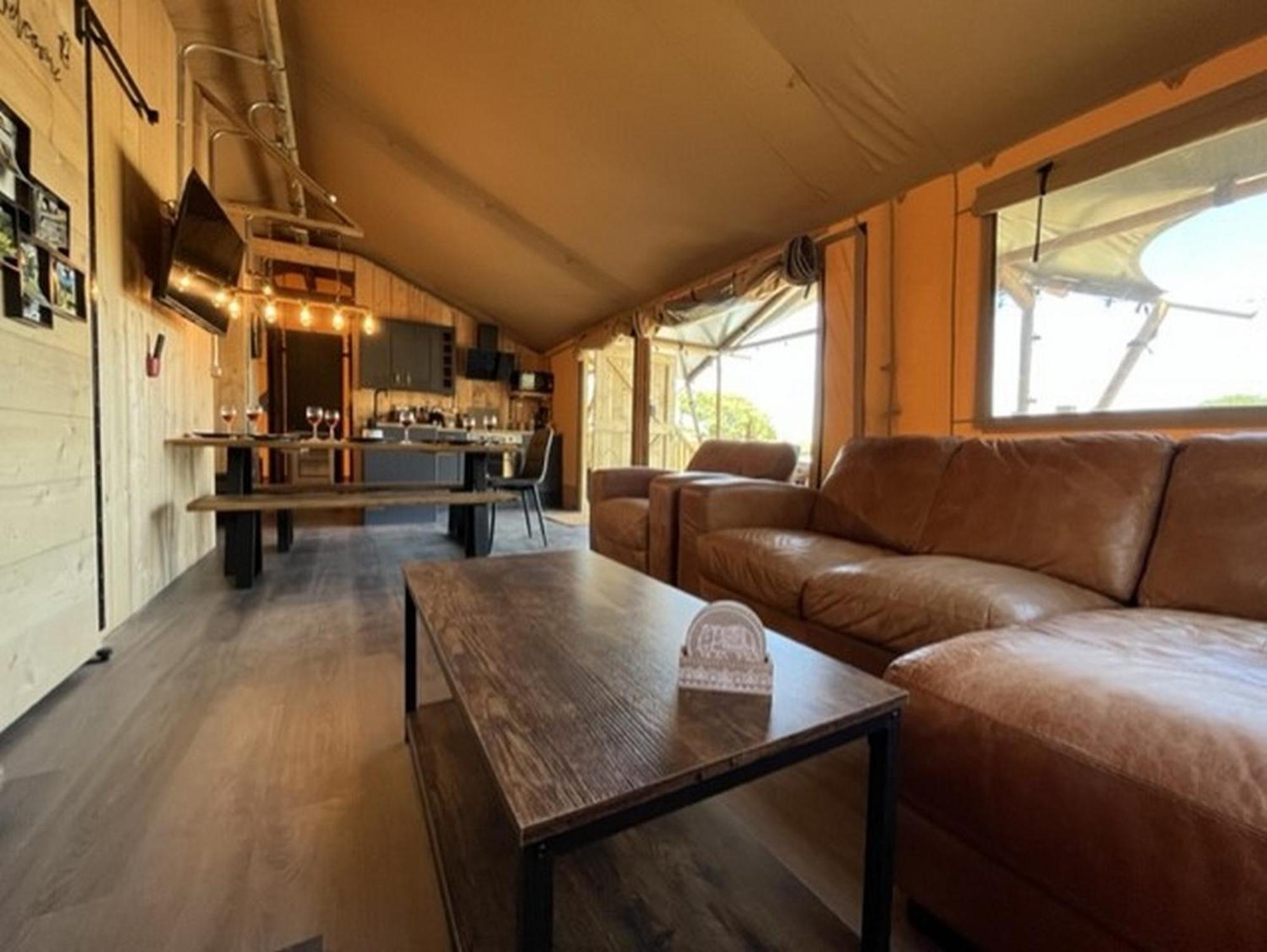 Jungle Book Safari Tent Tenby Habitación foto